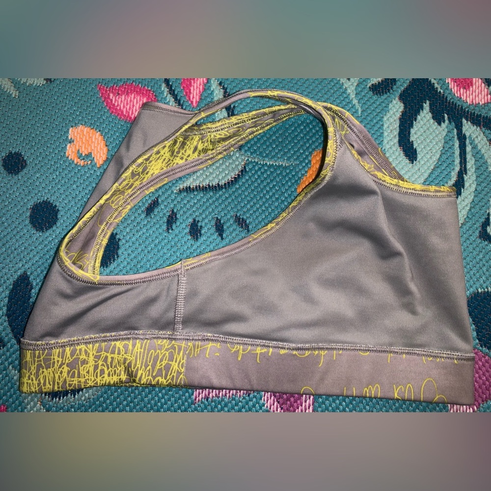 Nike Sports Bra - Picture 10 of 16